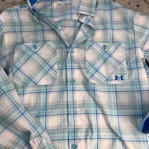 Men’s Under Armour heat gear, fishing shirt